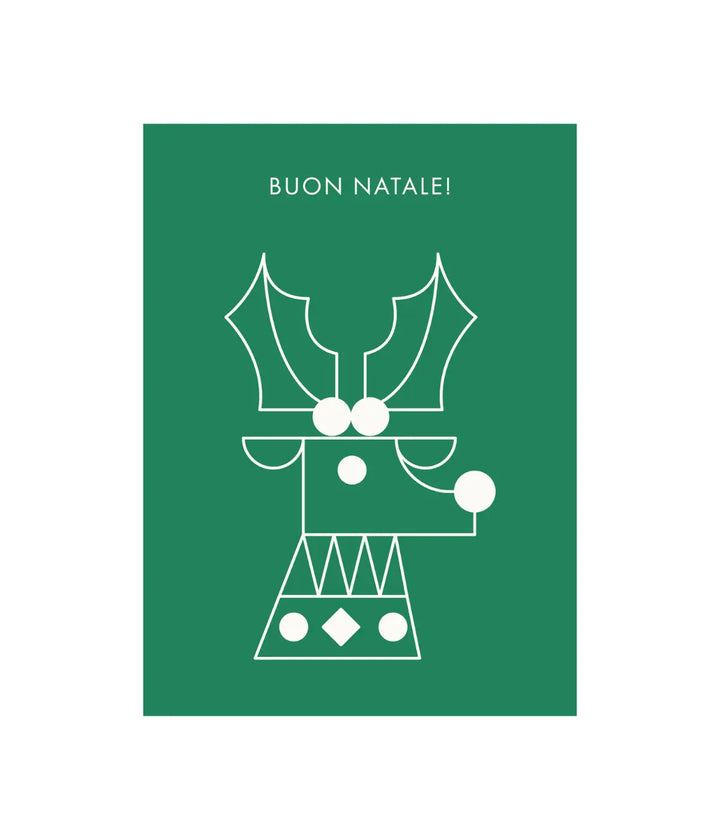 Un biglietto verde con scritta Buon Natale e renna geometrica disegnata. Immagine su sfondo bianco